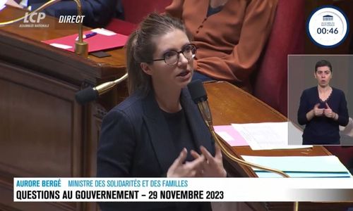 La ministre Aurore Bergé répondant à la question à l’Assemblée.