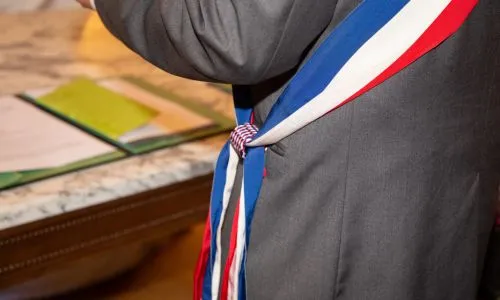 Echarpe tricolore d&rsquo;un maire