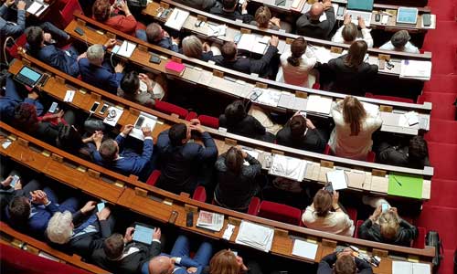 50 députés contre la prise en compte des revenus du conjoint