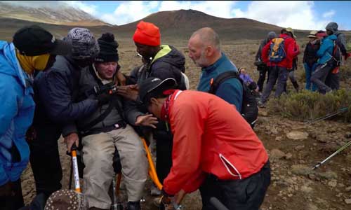 Illustration article Docu Kilimandjaro : un paraplégique sur le toit de l'Afrique