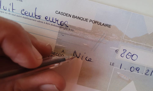 Une AESH reçoit 800 € d'un lecteur de Libé, ému