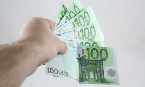 Illustration article AESH référent : une nouvelle prime de 600 euros par an