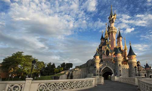 Illustration article Disneyland : arnaque au handicap, le juteux filon...