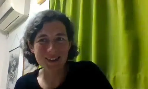 Anne-Lise Mithout face caméra