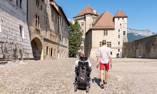 Illustration article Auvergne-Rhône-Alpes : ensemble en vacances