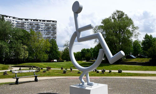 Illustration article Belgique : une statue de 4m pour rendre le handicap visible