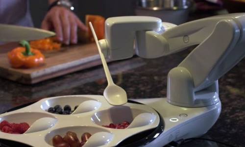 Illustration article Biomécanique : ces bras high-tech qui facilitent les repas