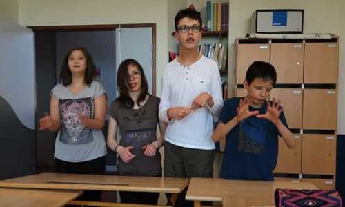 Les enfants d'un IEM signent un clip émouvant