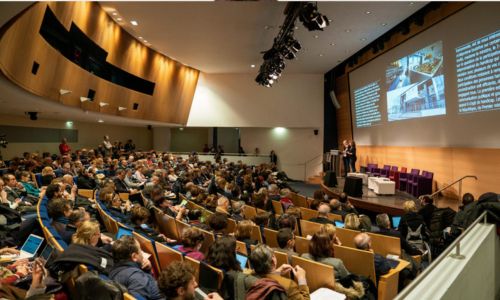 Des membres du CNCPH lors d’une réunion au sein du ministère de la Santé.