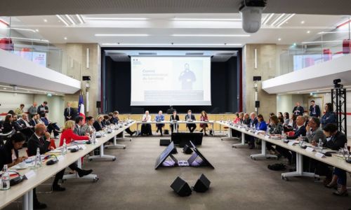 Tables en U avec tous les invités lors du CIH du 16 mai 2024