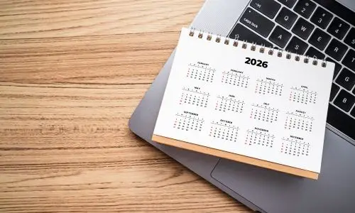 agenda 2026 pos&eacute; sur une table