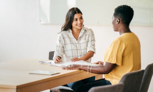 Illustration article Contrat d'engagement jeune : 110 000 bénéficiaires en 3 mois