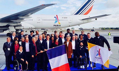 Illustration article  JO-2024 : tapis rouge pour la délégation française à Roissy