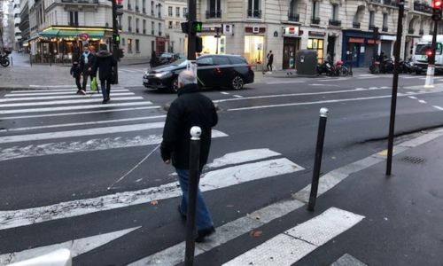 Difficultés de mobilité en ville: les aveugles se mobilisent