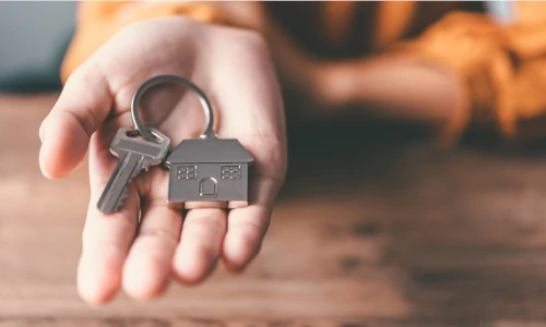 cl&eacute; avec porte cl&eacute; maison