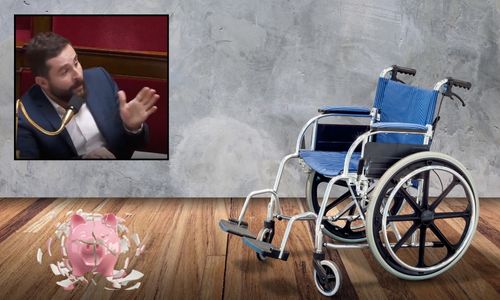 Sébastien Peytavie, député en fauteuil roulant, à l’Assemblée nationale.