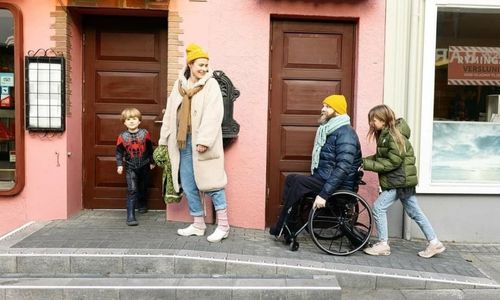 Illustration article Islande: handicapé, il équipe la capitale de 100 rampes 