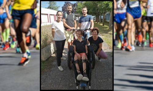 Jules entouré de 4 de ses accompagnants pour le marathon de Paris.