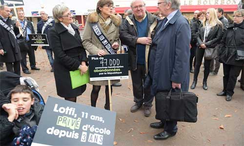 Illustration article Manif devant l'Assemblée, "Stop à l'exclusion et à l'exil"