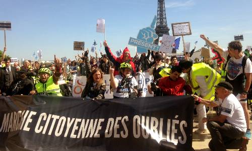 Illustration article Marche des "oubliés" : arrivés à Paris après 450 km !