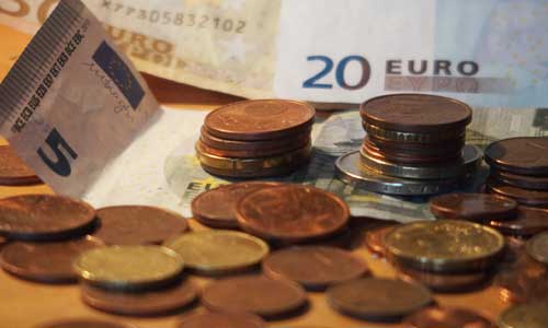 Minima sociaux et AAH : un minimum décent de 750 euros ? 