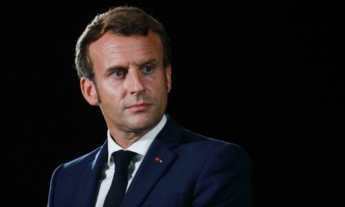 Illustration article Papotin : Macron interviewé par 50 journalistes autistes 