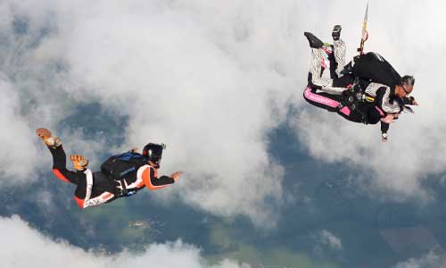 Illustration article Parachutisme et handicap : un sport vertigineux pour tous 