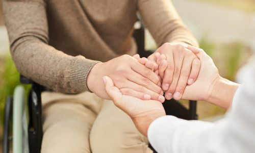 Pénurie dans l'aide à domicile : des patients en danger? 