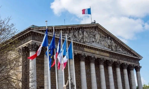 devanture de l&rsquo;Assembl&eacute;e nationale