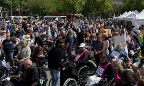Rassemblement handicap à Paris : "Stop à l'apartheid social"