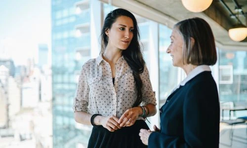manager avec une employ&eacute;e