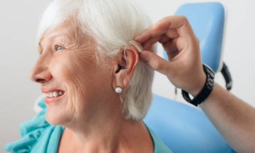 Illustration article Sans prévention, le coût colossal de la déficience auditive 