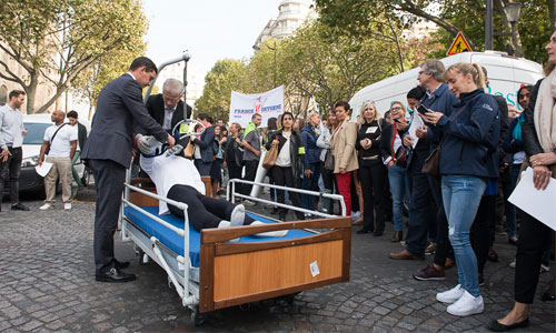 Illustration article Santé à domicile en danger : les prestataires dans la rue ! 