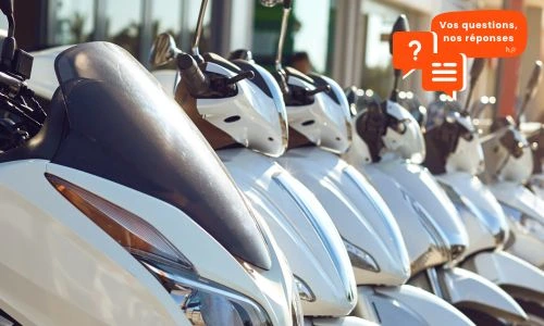 Une rang&eacute;e de scooters