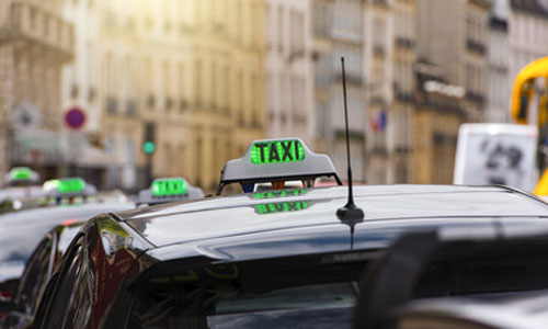 Illustration article Refus d'un chien guide par un taxi : des p... de clébards !