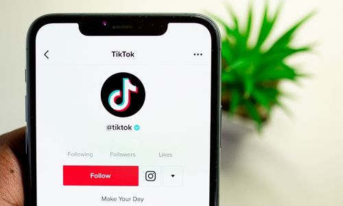 Illustration article TikTok : des vidéos sur le suicide... à portée de clics 