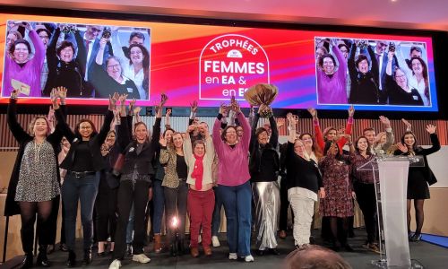 Les lauréates sur la scène des Trophées 2024, en liesse.