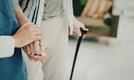 Chute des seniors : premier signal d'entr&eacute;e dans le handicap