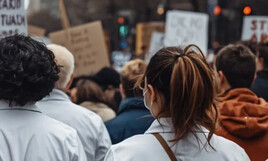 M&eacute;dico-social : pourquoi le secteur (re)descend dans la rue?