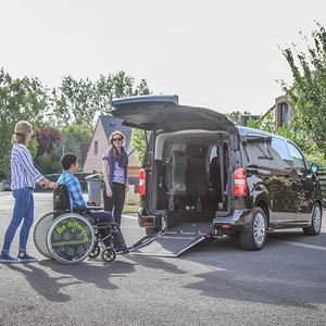 Peugeot Traveller Family HappyAccess