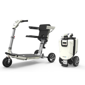 Scooter compact pliant 3 roues ATTO™ (image 1) - Cliquez pour la voir en plus grand, dans une nouvelle fenêtre. Scooter compact pliant 3 roues ATTO™ (image 1)